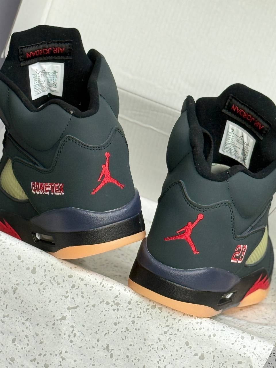 кроссовки nike air jordan 5 retro,nike air jordan 5 gore tex,кроссовки nike air jordan 5,air jordan 5 gore-tex 'off-noir',кроссовки air jordan 5 retro