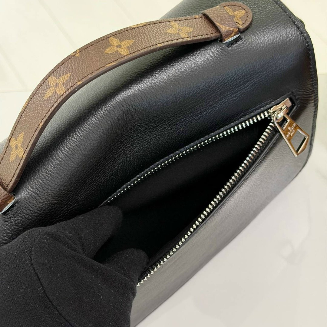 сумка женская louis vuitton,сумка louis vuitton,louis vuitton сумка на плечо,женская сумка louis vuitton lockme a125261 22/16 см чёрная,женская кожаная сумка louis vuitton темно-коричневая с логотипам