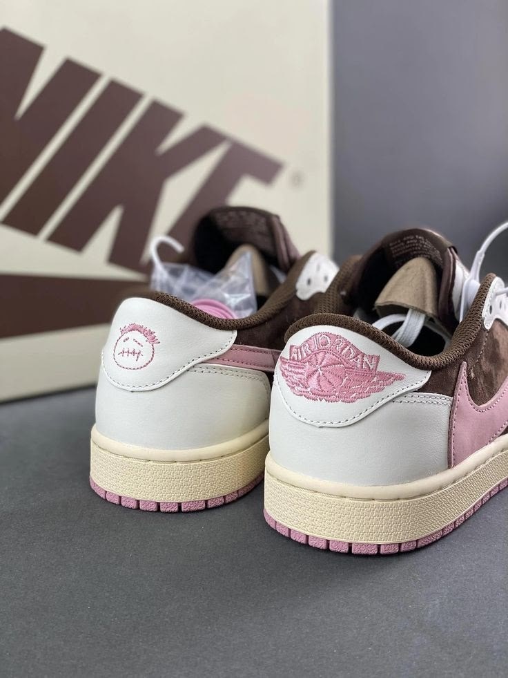 кроссовки nike travis scott x air jordan 1 low,кроссовки air jordan 1 low x travis scott,nike air jordan 1 low travis scott,женские кроссовки,nike air jordan 1 low x travis scott
