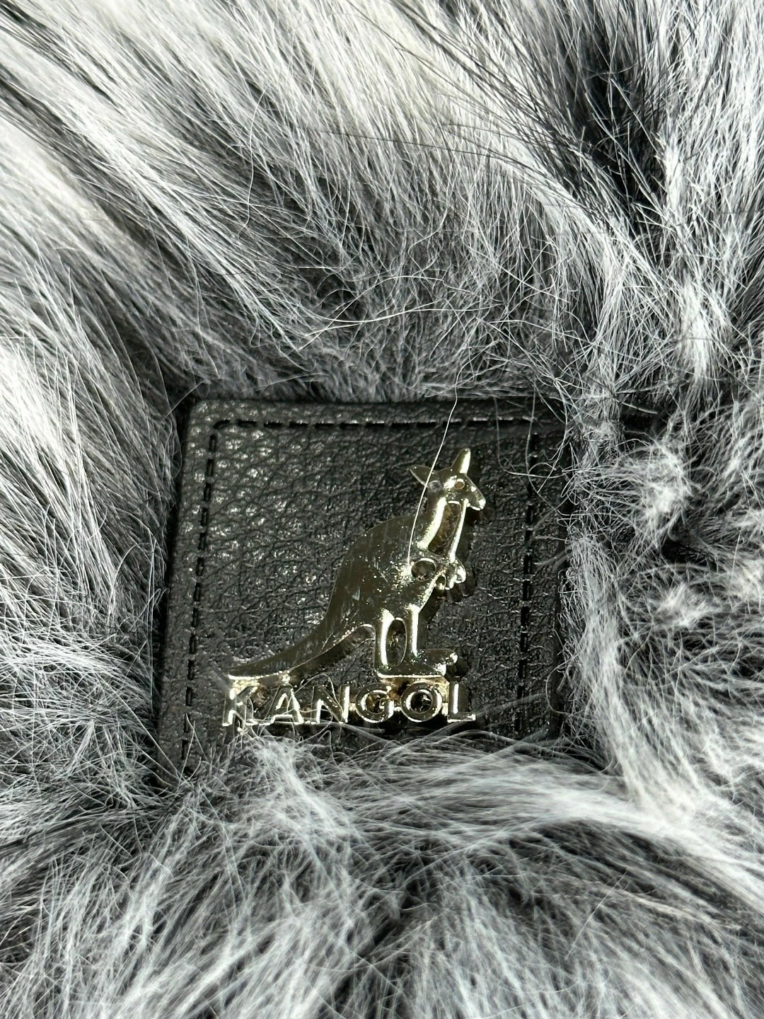шапка-ушанка зимняя с меховой опушкой miumiu,шапка меховая женская,шапка зимняя меховая ушанка,шапка меховая,шапка-ушанка зимняя с меховой опушкой