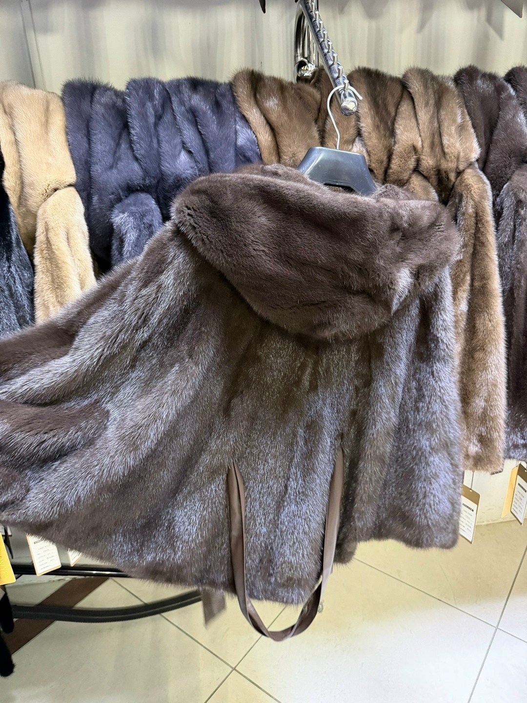 шуба норковая,шуба норковая с капюшоном,шуба норка,шуба из норки,норковый полушубок с капюшоном