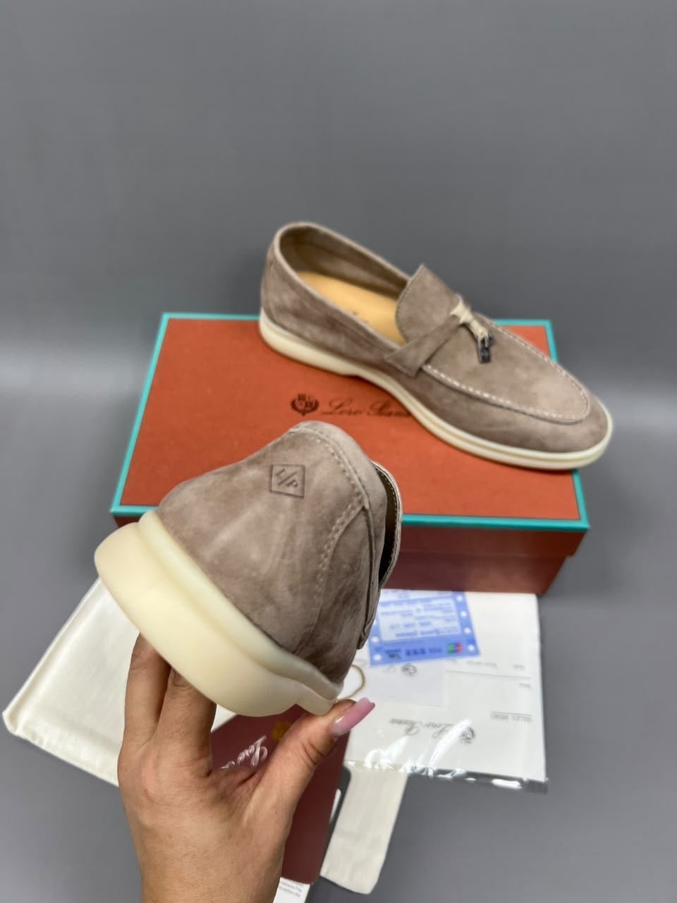 loro piana замшевые лоферы,лоферы loro piana,замшевые женские лоферы loro piana,замшевые женские лоферы loro piana бежевые,лоферы из натуральной замши loro piana