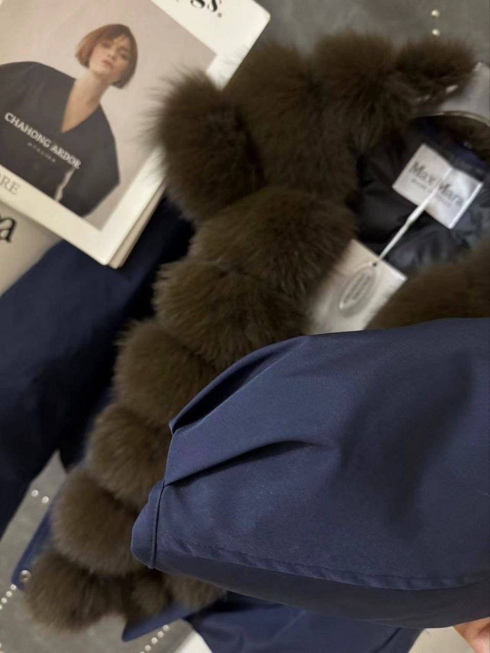 женский пуховик с большим меховым воротником,женский пуховик с меховым воротником на утином пуху,женский короткий пуховик с меховым воротником,пальто lanmrem женское с большим меховым воротником,женск