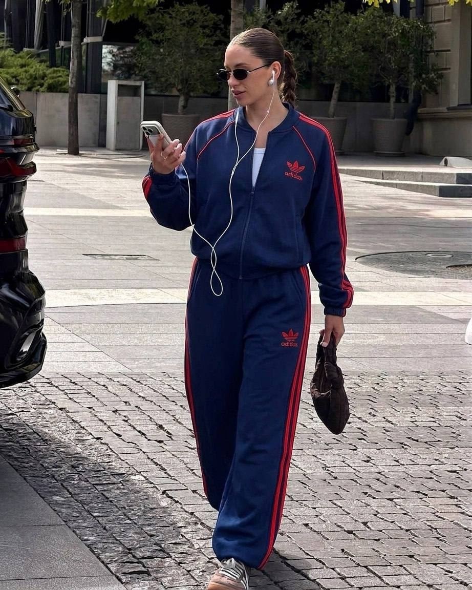 женский спортивный костюм adidas,спортивный костюм адидас красный женский,адидас ориджинал женский костюм адидас,красный женский спортивный костюм adidas,adidas костюм спортивный