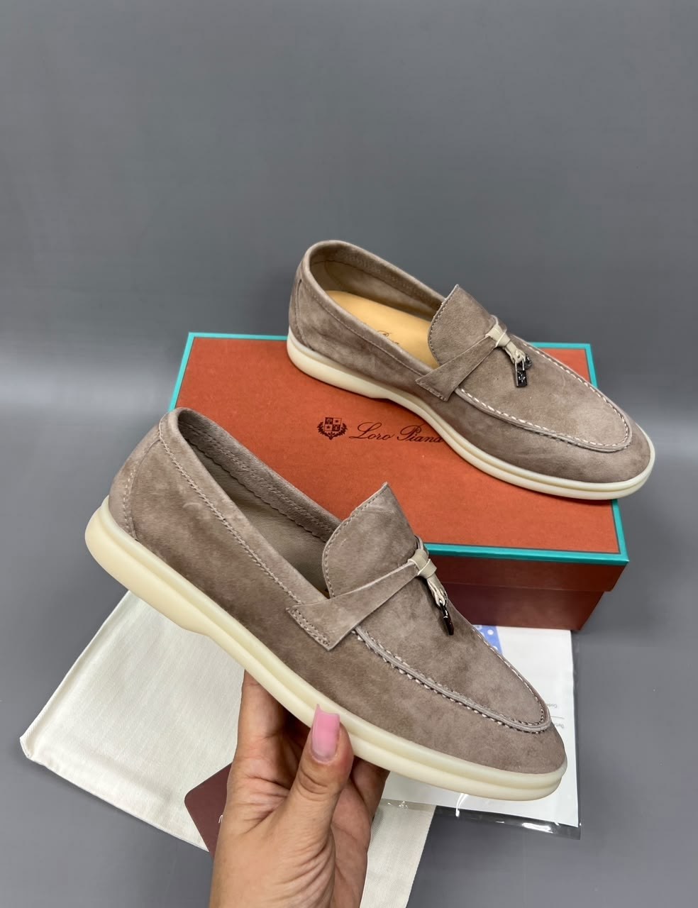 loro piana замшевые лоферы,лоферы loro piana,замшевые женские лоферы loro piana,замшевые женские лоферы loro piana бежевые,лоферы из натуральной замши loro piana
