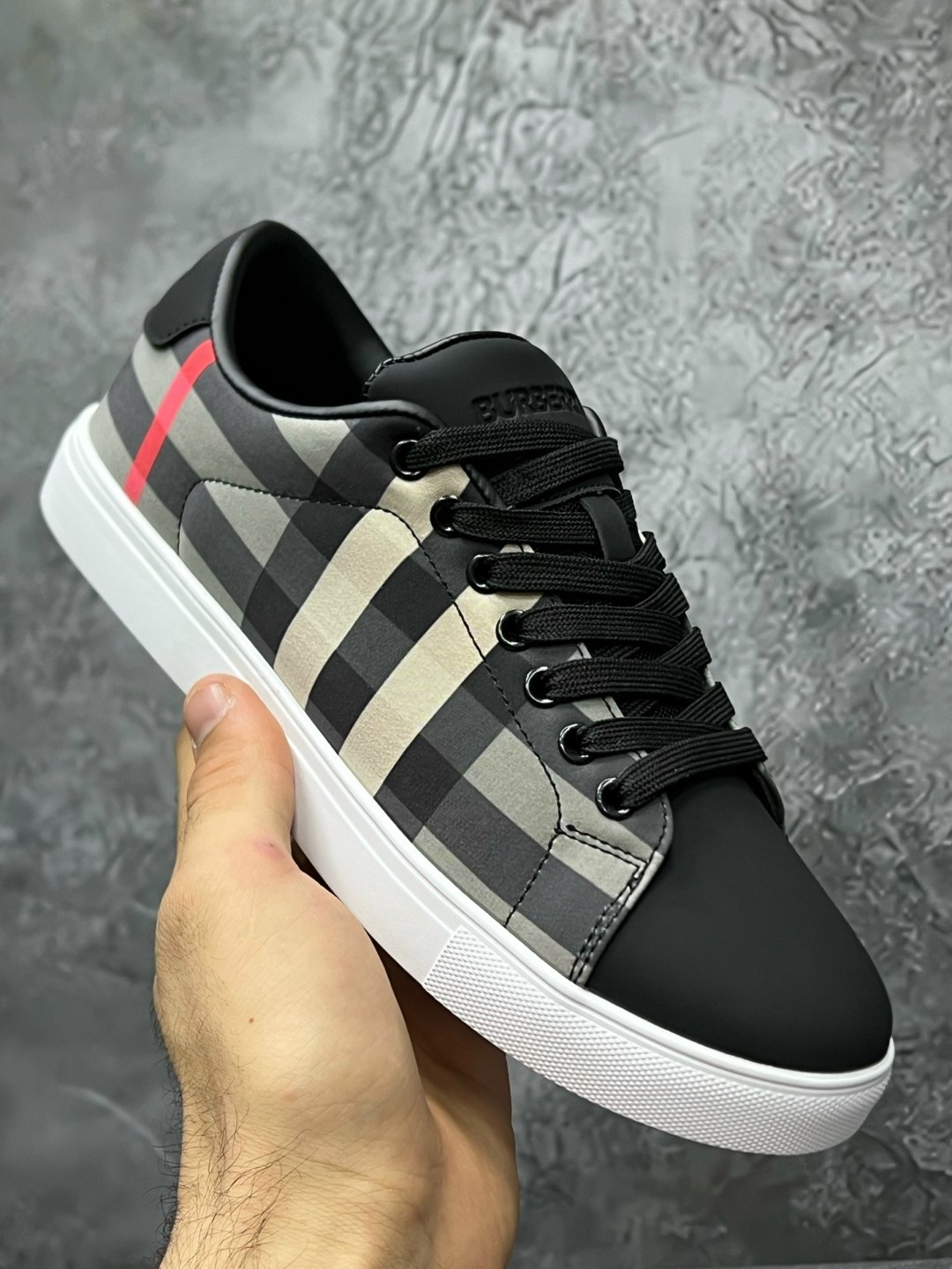 кроссовки burberry,burberry кеды,кеды мужские burberry,кроссовки burberry берберри черные в клетку кеды,кеды барбери мужские