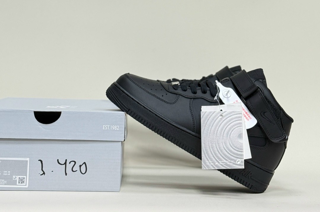 кроссовки nike air force 1 mid "black",nike air force 1 mid "black",зимние кроссовки nike air force 1 mid,nike air force 1 high black,кроссовки nike air force 1 черные высокие