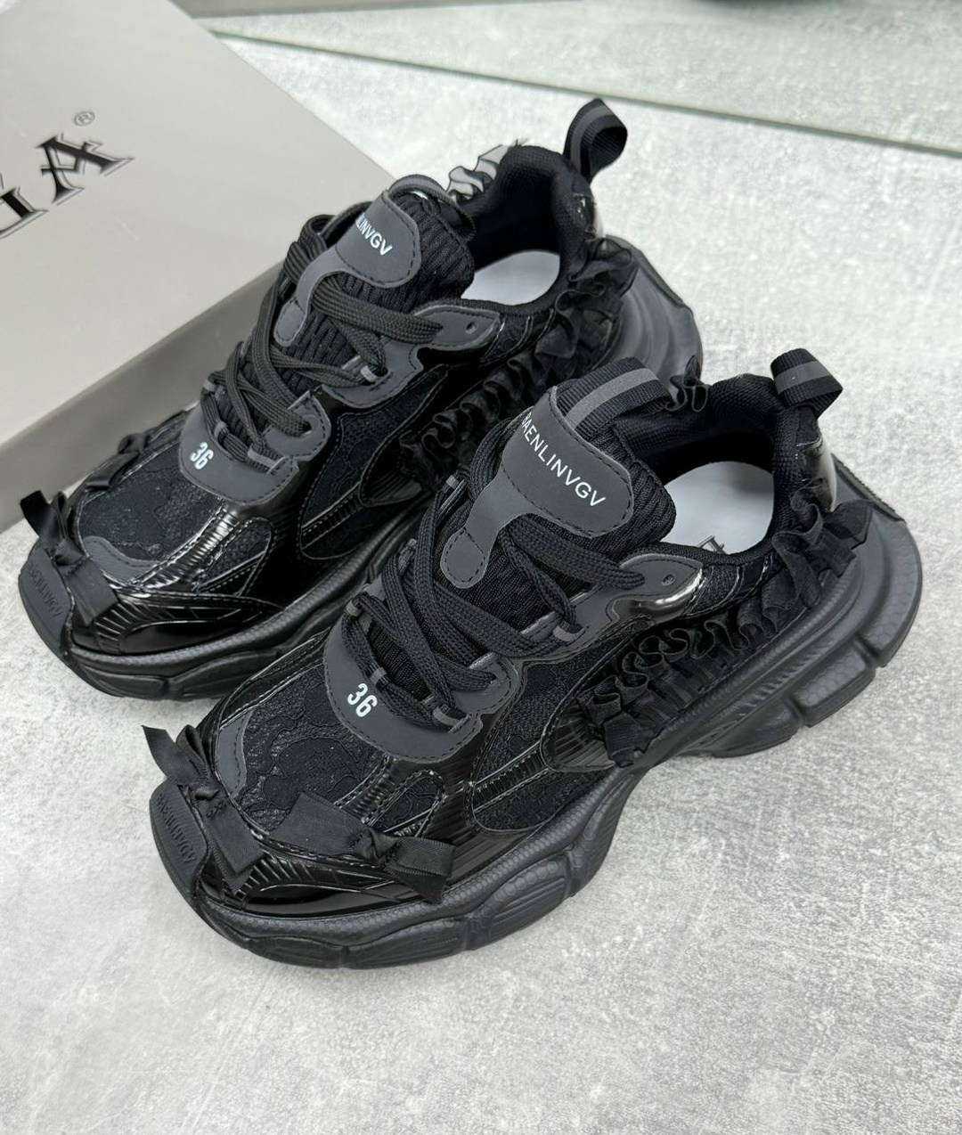 кроссовки женские balenciaga,кроссовки balenciaga,кроссовки balenciaga triple s,баленсиага кроссовки,кроссовки женские баленсиага
