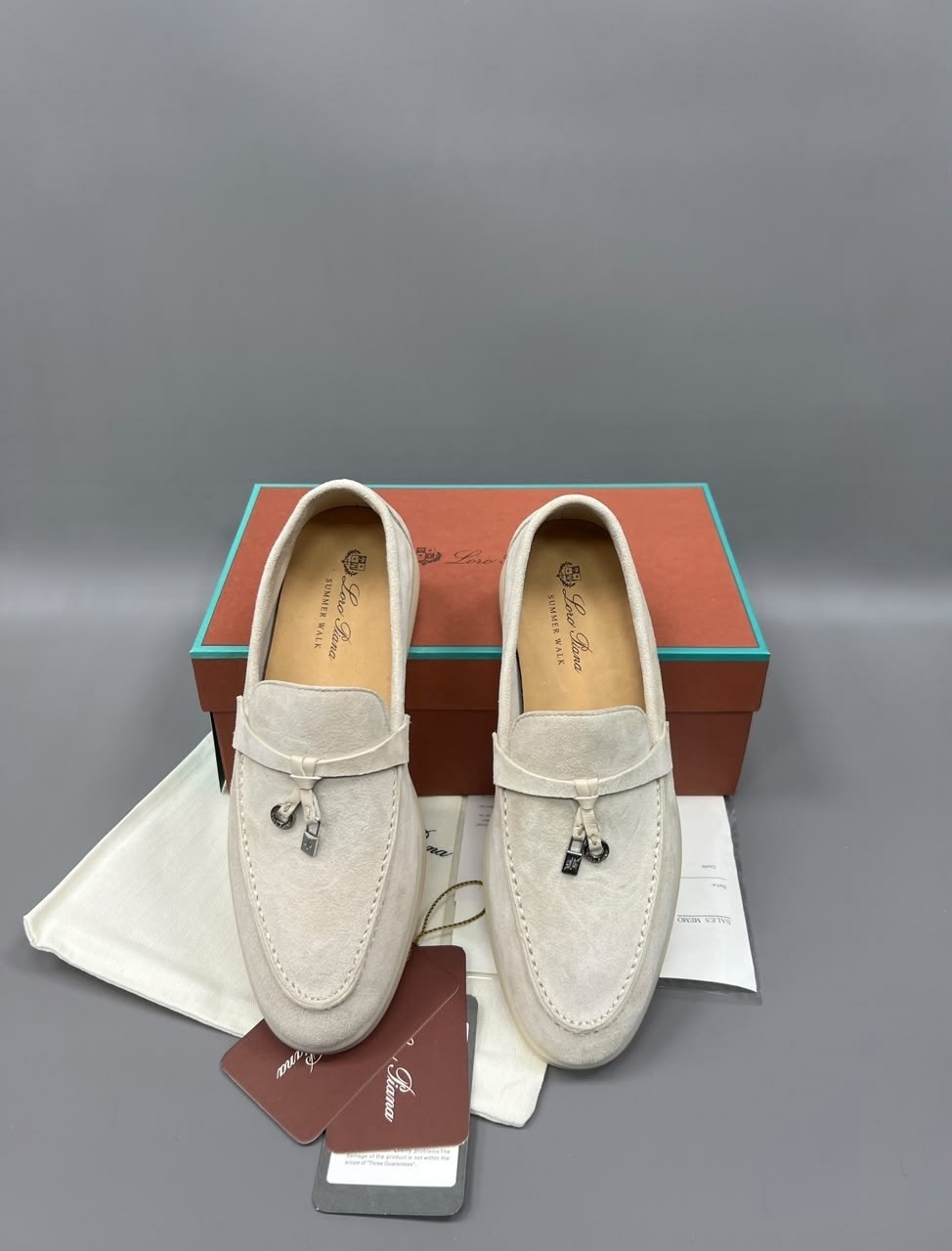 лоферы loro piana,лоферы женские loro piana,замшевые лоферы loro piana,замшевые лоферы лоро пиана в бежевом цвете,лоферы из натуральной замши loro piana premium shoes