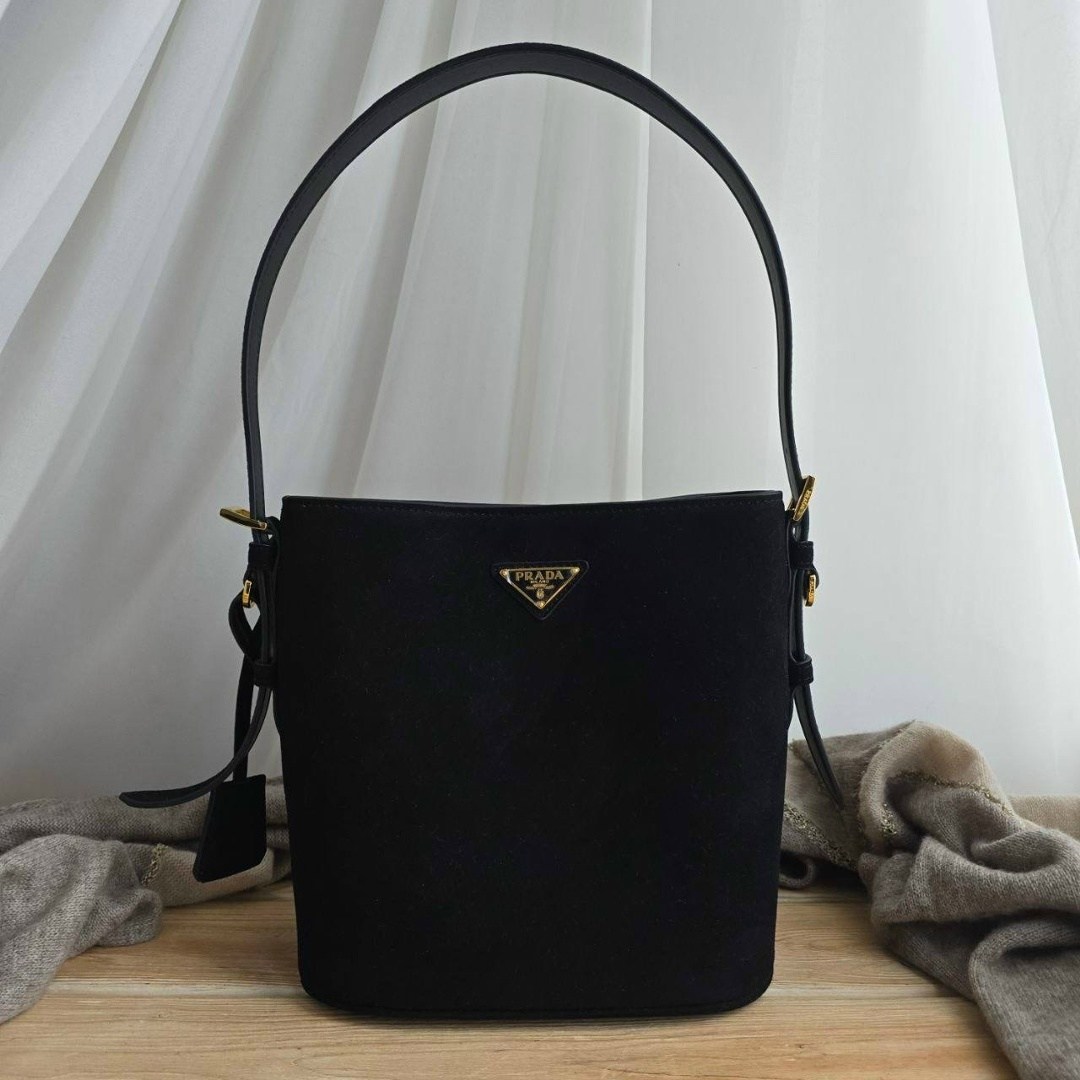 цум prada сумка prada черная,замшевая сумка,сумка prada,сумка prada женская,сумки прада