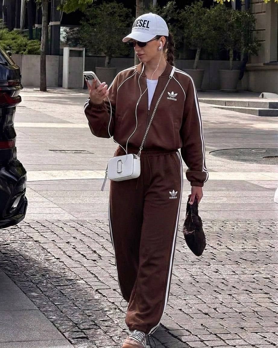 женский спортивный костюм adidas,спортивный костюм адидас красный женский,адидас ориджинал женский костюм адидас,красный женский спортивный костюм adidas,adidas костюм спортивный