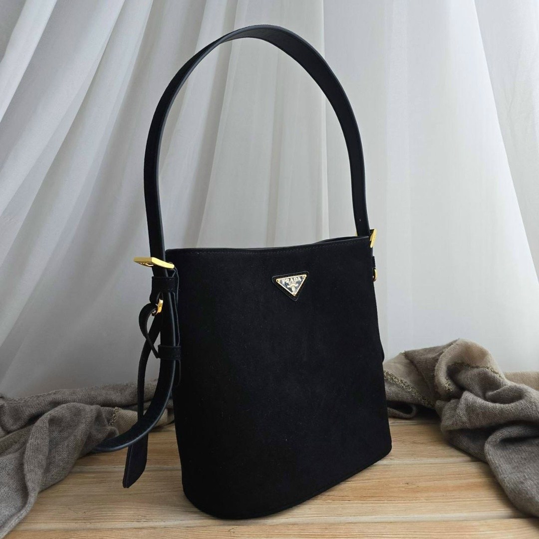 цум prada сумка prada черная,замшевая сумка,сумка prada,сумка prada женская,сумки прада