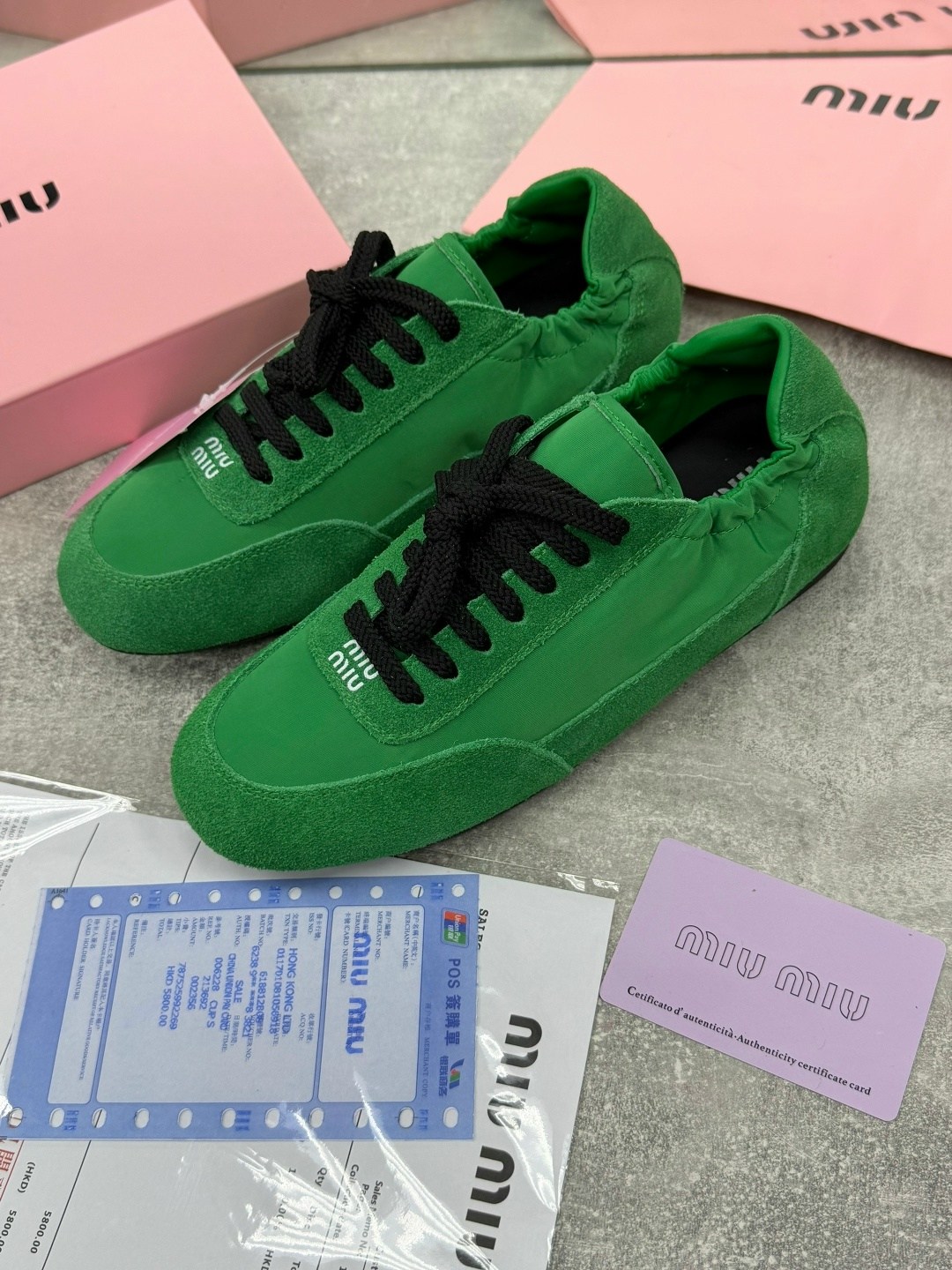 ,кроссовки prada, женская,спортивная ,кроссовки удобные