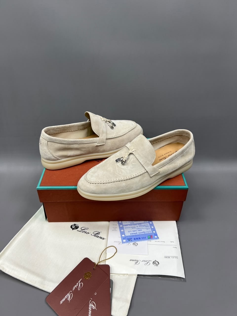лоферы loro piana,лоферы женские loro piana,замшевые лоферы loro piana,замшевые лоферы лоро пиана в бежевом цвете,лоферы из натуральной замши loro piana premium shoes