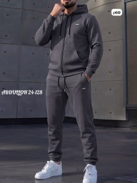 Костюм