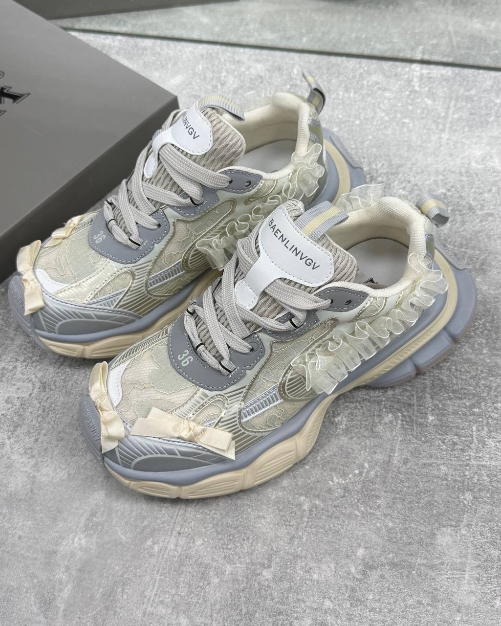 кроссовки женские balenciaga,кроссовки balenciaga,кроссовки balenciaga triple s,баленсиага кроссовки,кроссовки женские баленсиага