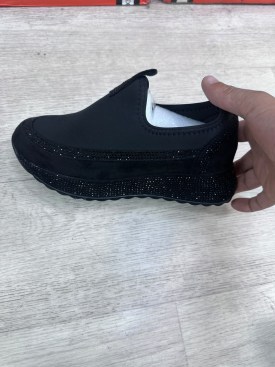 Кроссовки