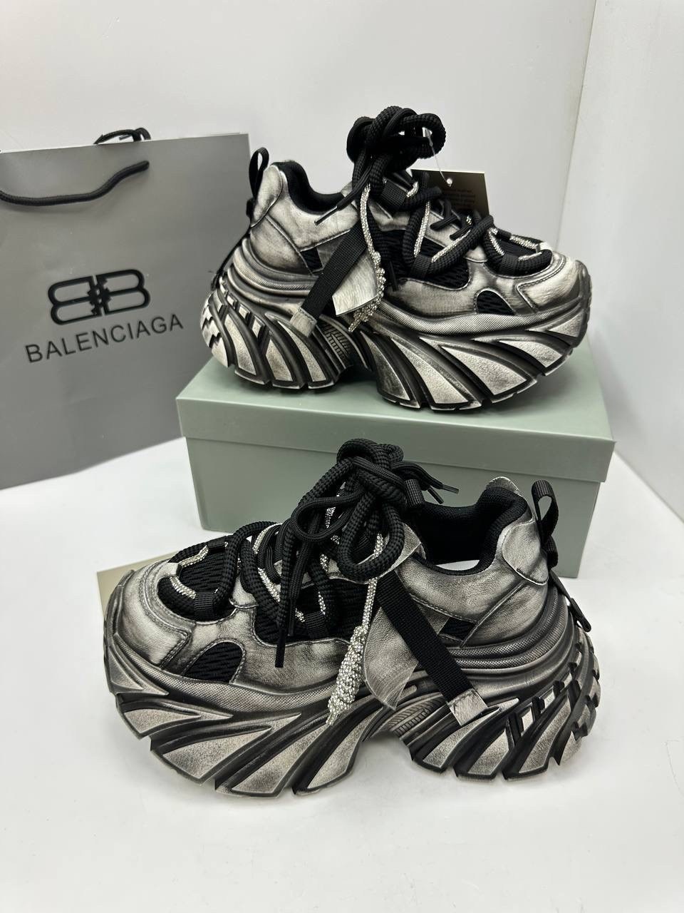 кроссовки женские balenciaga,кроссовки balenciaga balenciaga кроссовки,кроссовки balenciaga,кроссовки balenciaga с широкой подошвой,кроссовки на платформе balenciaga