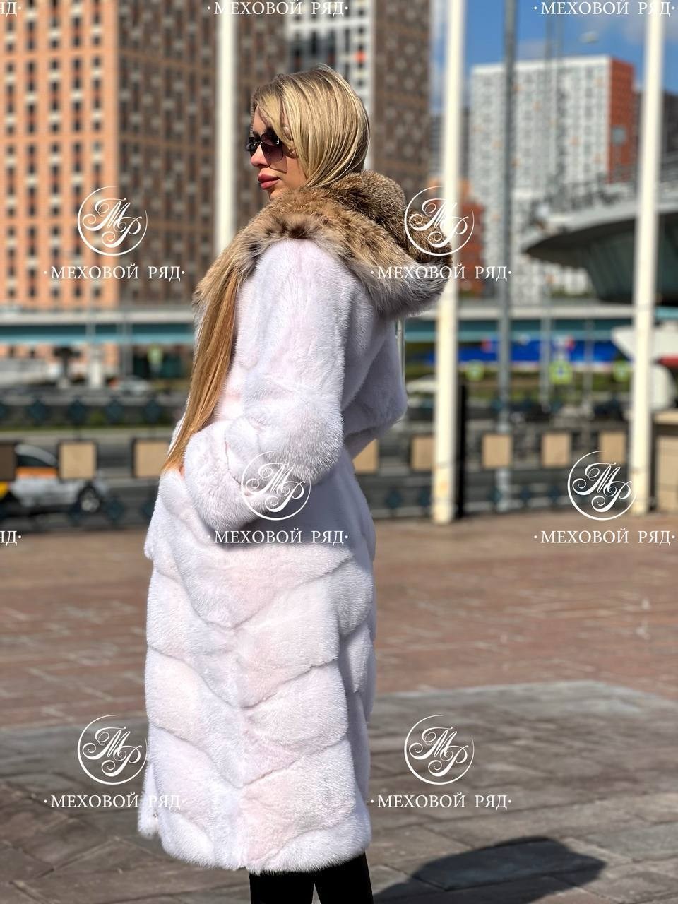 длинная норковая шуба с капюшоном из рыси,белая норковая шуба с меховым капюшоном из рыси,шуба норковая nafa с капюшоном из рыси,белая норковая шуба,норковая шуба с капюшоном