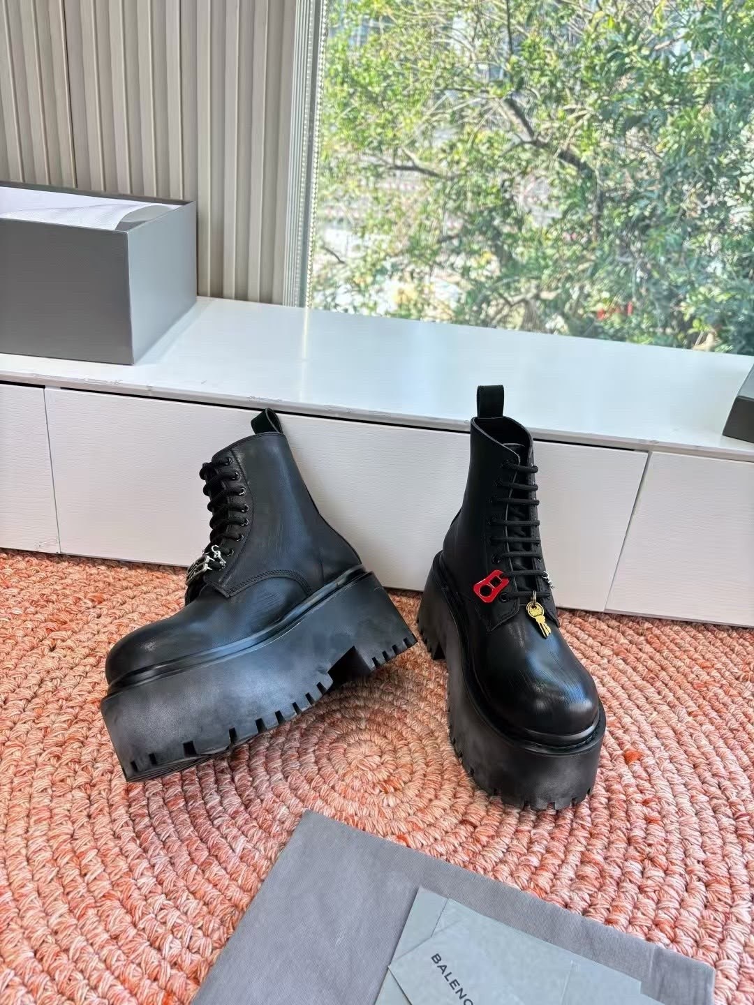 ,ботинки balenciaga,женские ботинки,ботинки,ботинки модные