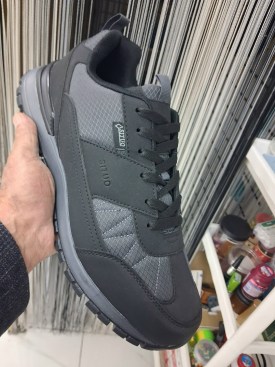 Кроссовки