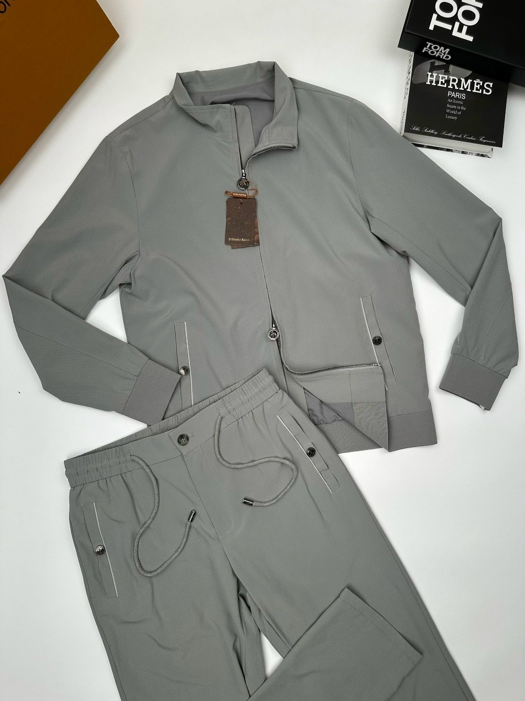 спортивный костюм brunello cucinelli,спортивные костюмы мужские,спортивные костюмы,мужской одежда