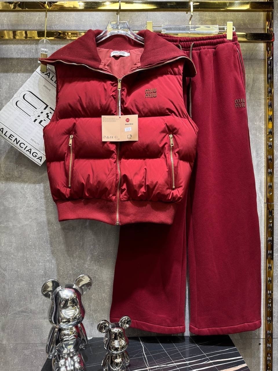 miu miu женский бордовый костюм тройка,красный костюм тройка женский,костюм тройка женский,костюм бордовый,бордовый костюм женский