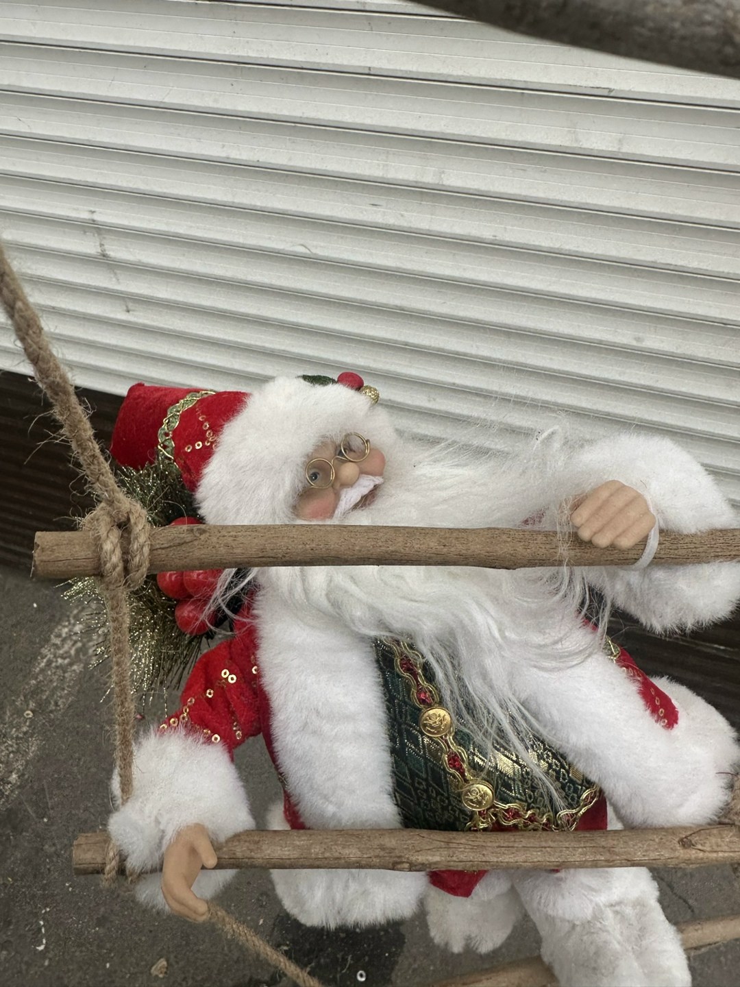 дед мороз игрушка,новогодние дед мороз,дед мороз под елку,музыкальный дед мороз игрушка 50 см,дед мороз на лестнице