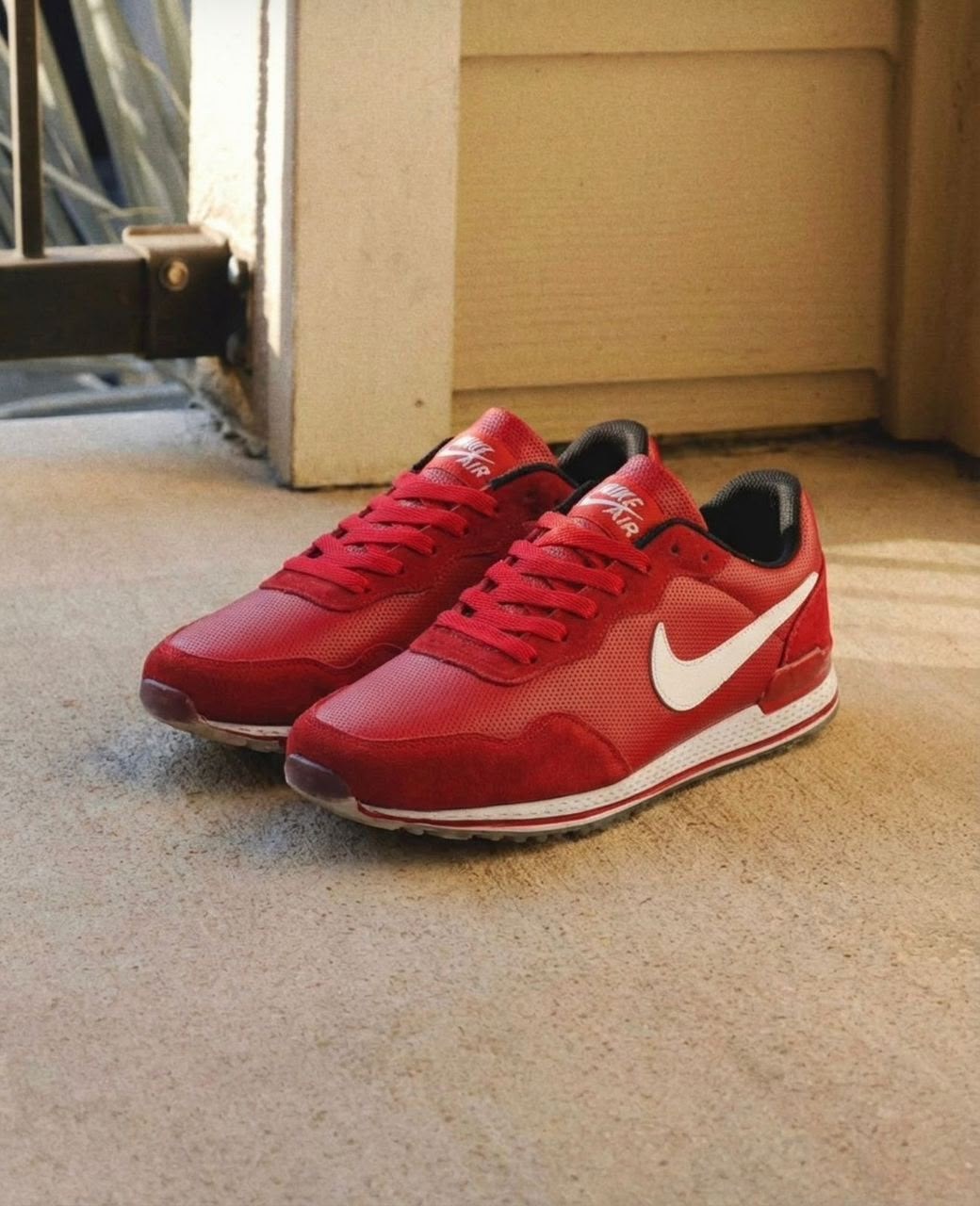 кроссовки,обуви,красные кроссовки,кроссовок,nike waffle trainer красные