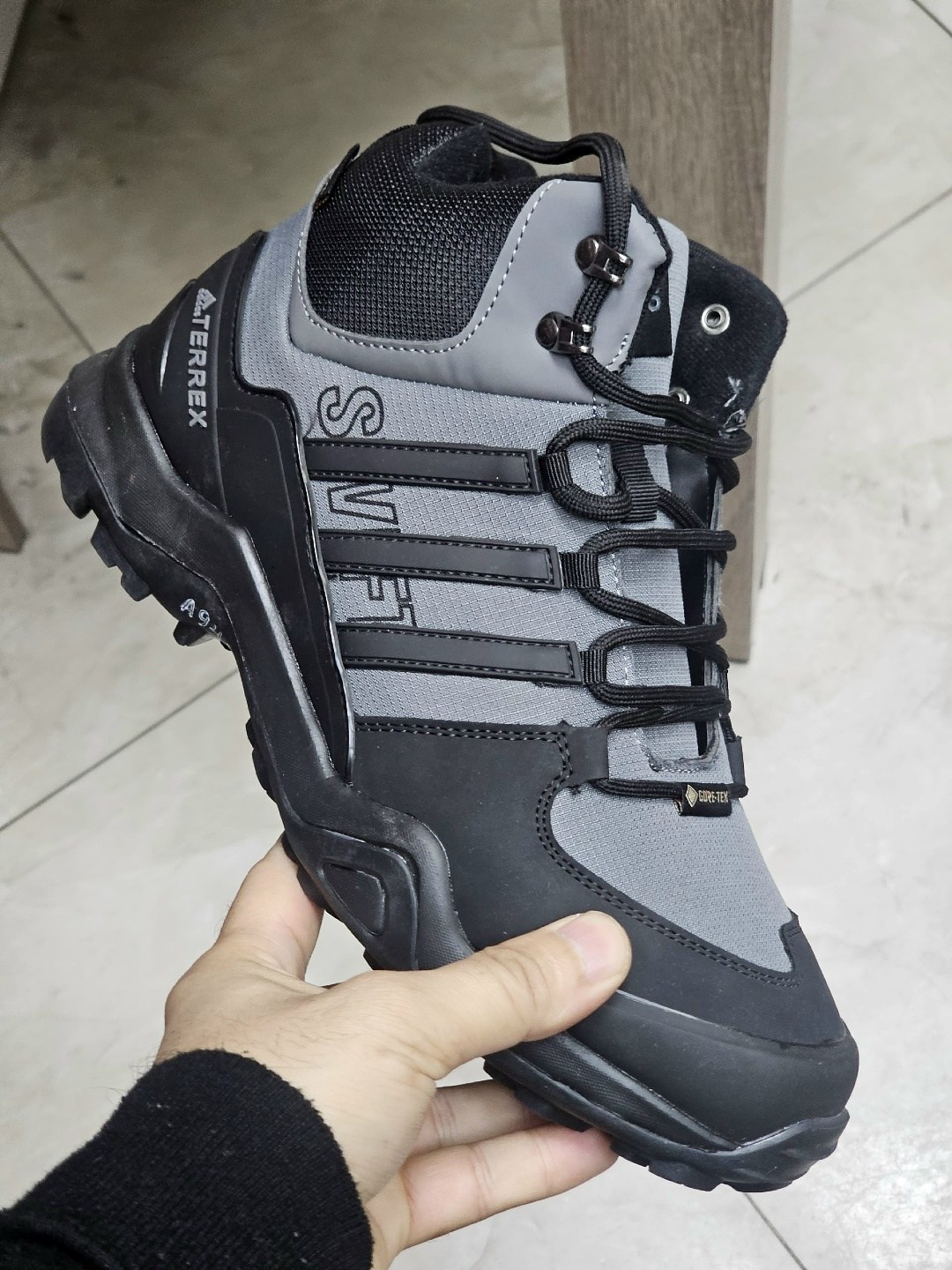 зимние ботинки adidas climaproof высокие,кроссовки adidas climaproof зимние высокие синие,terrex adidas кроссовки мужские зимние,зимние кроссовки адидас мужские,зимние кроссовки adidas