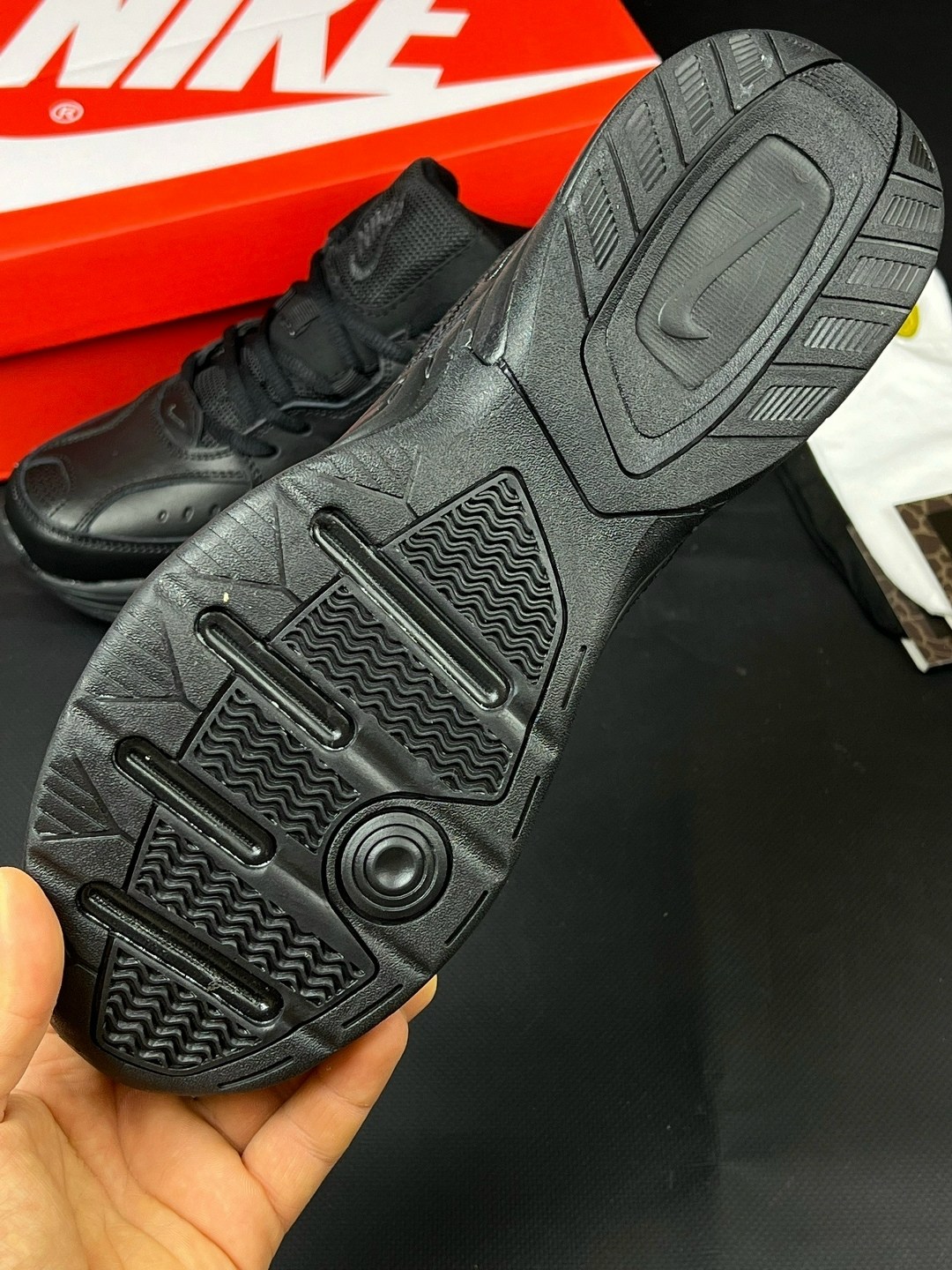 кроссовки nike m2k tekno triple black,кроссовки nike m 2 k tekno,мужские кроссовки nike air monarch 4 all black,мужские кроссовки nike air monarch iv,кроссовки nike air monarch iv черные