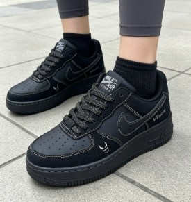 Кроссовки