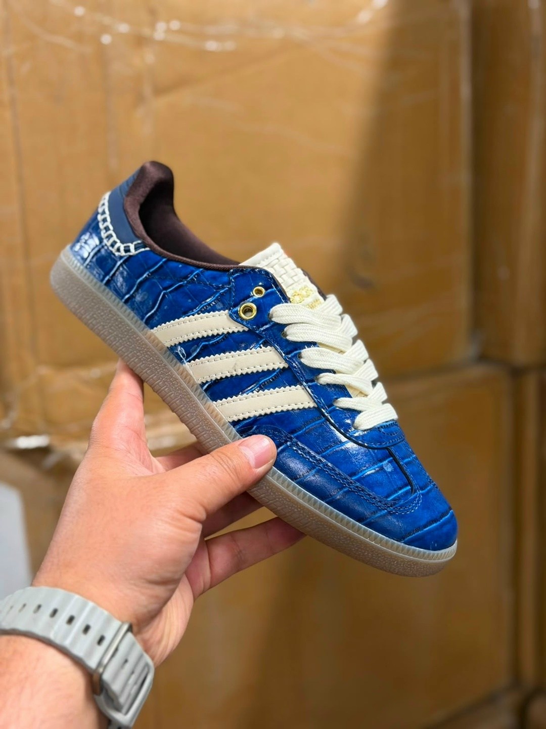 кроссовки adidas,кроссовки женские adidas,,кроссовки adidas samba,кроссовки мужские женские adidas