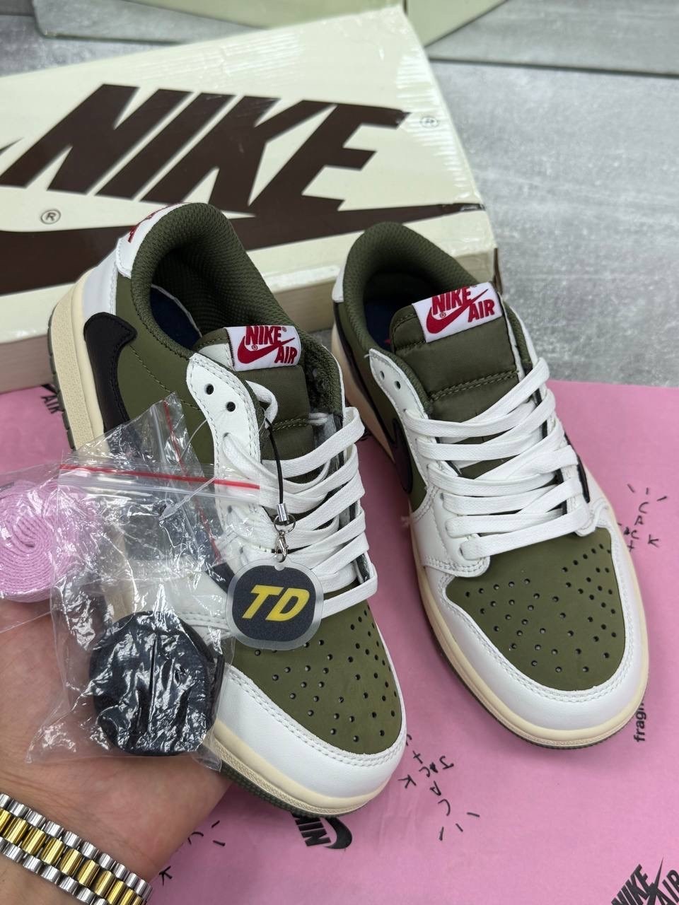 кроссовки travis scott x air jordan 1 low olive,кроссовки nike air jordan 1 low x travis scott,кроссовки nike travis scott x air jordan 1 low og,кроссовки travis scott x air jordan 1 low cactus jack,к