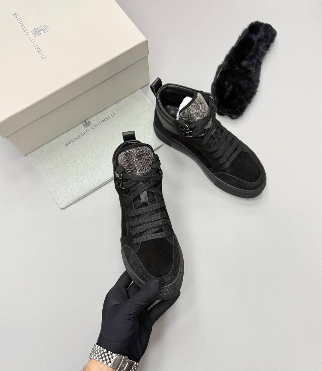 ,balmain кроссовки,кеды balmain,кеды balmain мужские,высокие кеды balmain замша мех чёрные