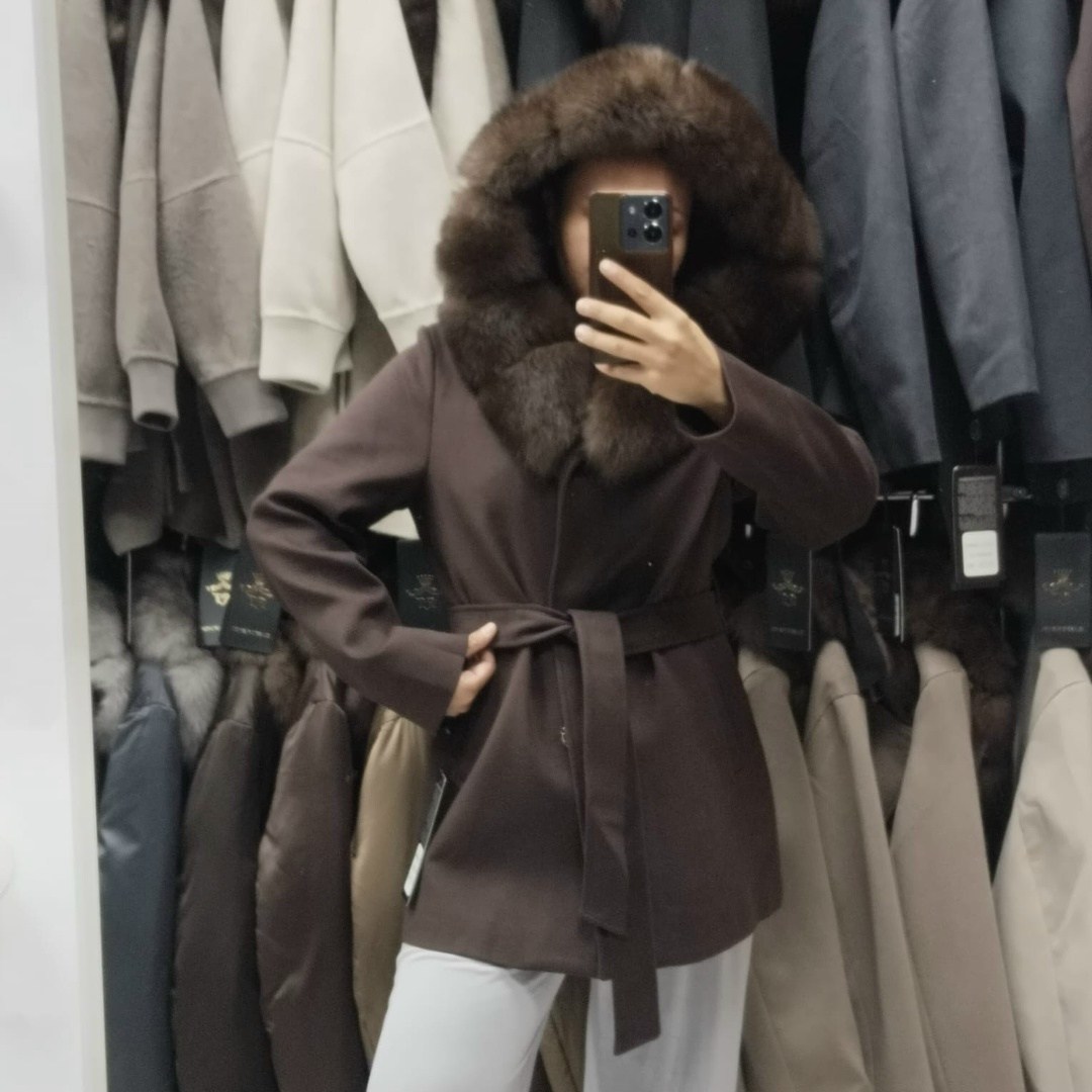 женское пальто с натуральным мехом,пальто из итальянского кашемира с отделкой из меха куницы,пальто кашемировое с натуральным мехом песца,кашемировое пальто с натуральным мехом,пальто с мехом