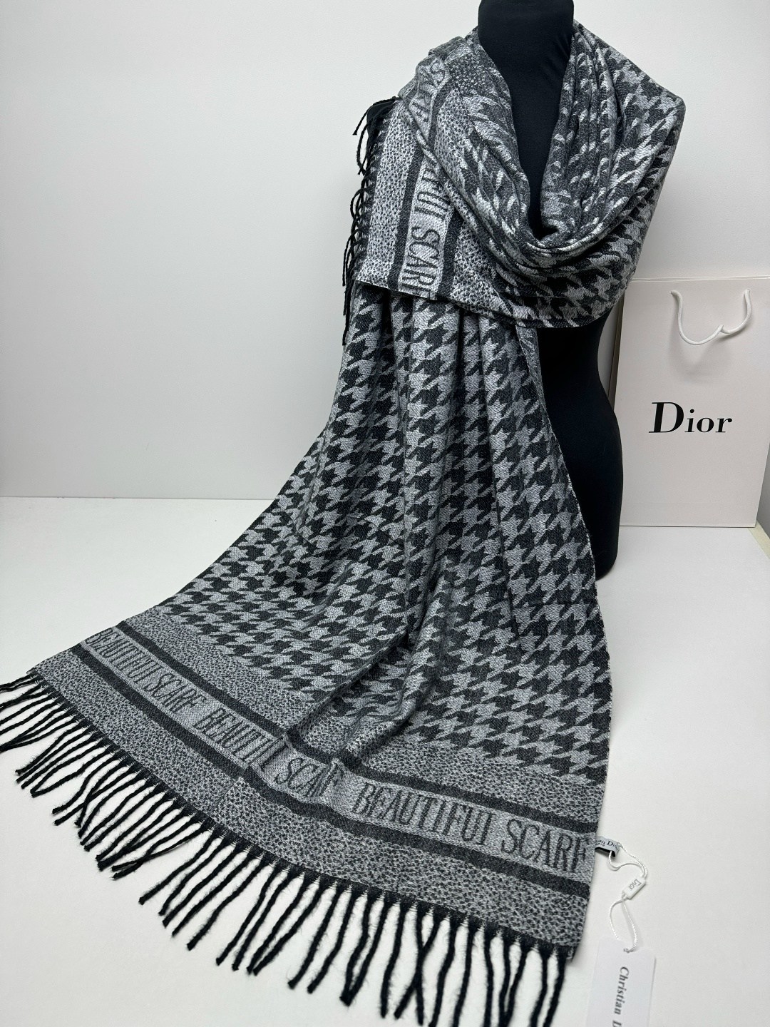палантин dior,палантин теплый,палантин диор,палантин женские,шарф палантин женский теплый
