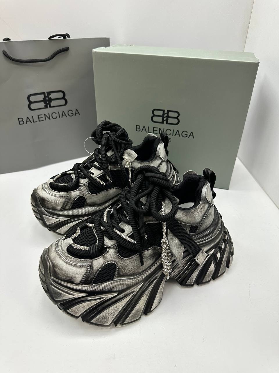 кроссовки женские balenciaga,кроссовки balenciaga balenciaga кроссовки,кроссовки balenciaga,кроссовки balenciaga с широкой подошвой,кроссовки на платформе balenciaga