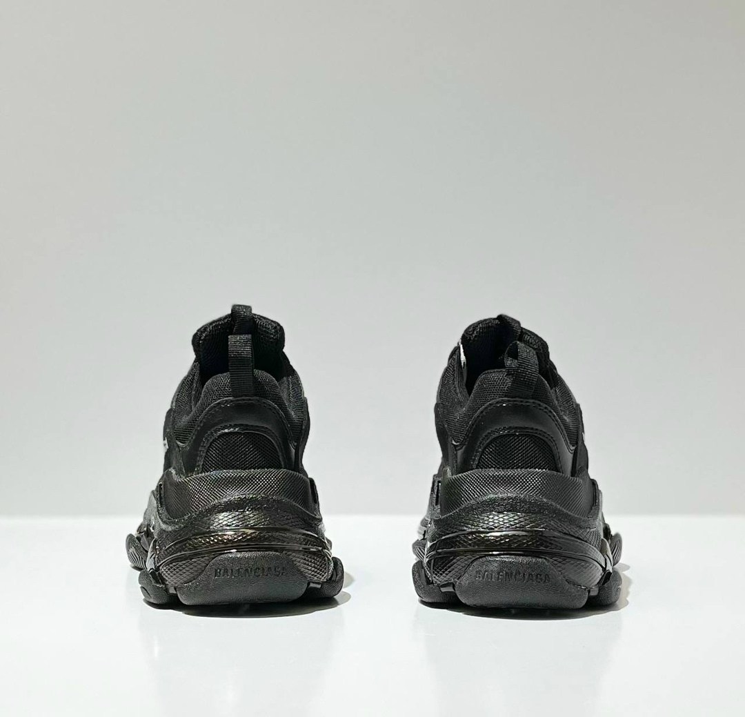 баленсиага кроссовки черные,кроссовки balenciaga triple s,balenciaga кроссовки,кроссовки баленсиага мужские,женские кроссовки balenciaga
