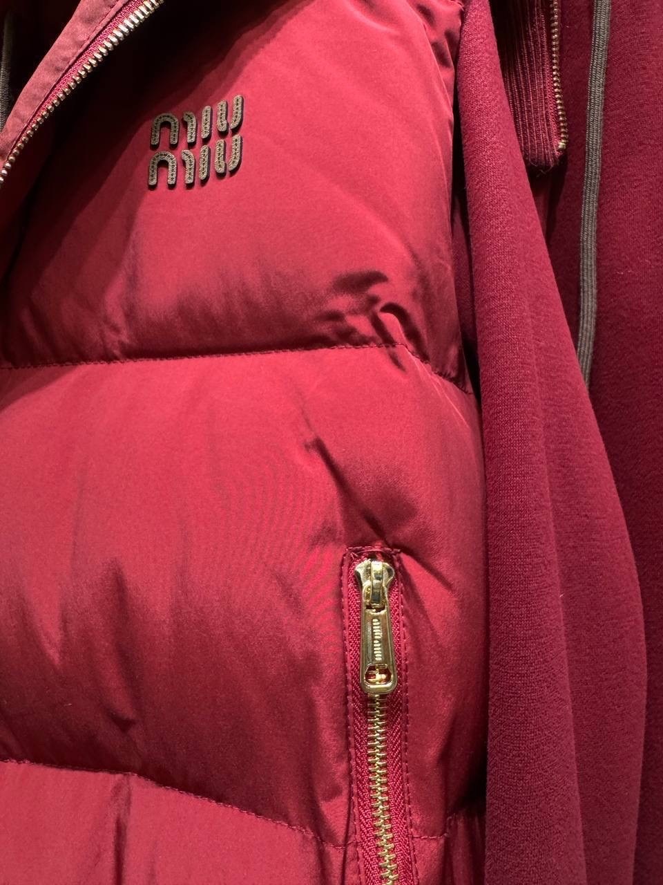 miu miu женский бордовый костюм тройка,красный костюм тройка женский,костюм тройка женский,костюм бордовый,бордовый костюм женский