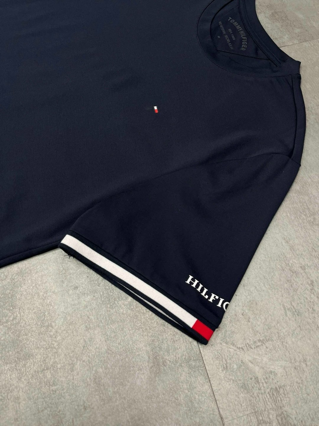 футболка томми хилфигер мужские mcmlxxxv,tommy hilfiger est 1985 футболка,футболки tommy hilfiger,футболка tommy hilfiger белый,футболка мужская tommy hilfiger
