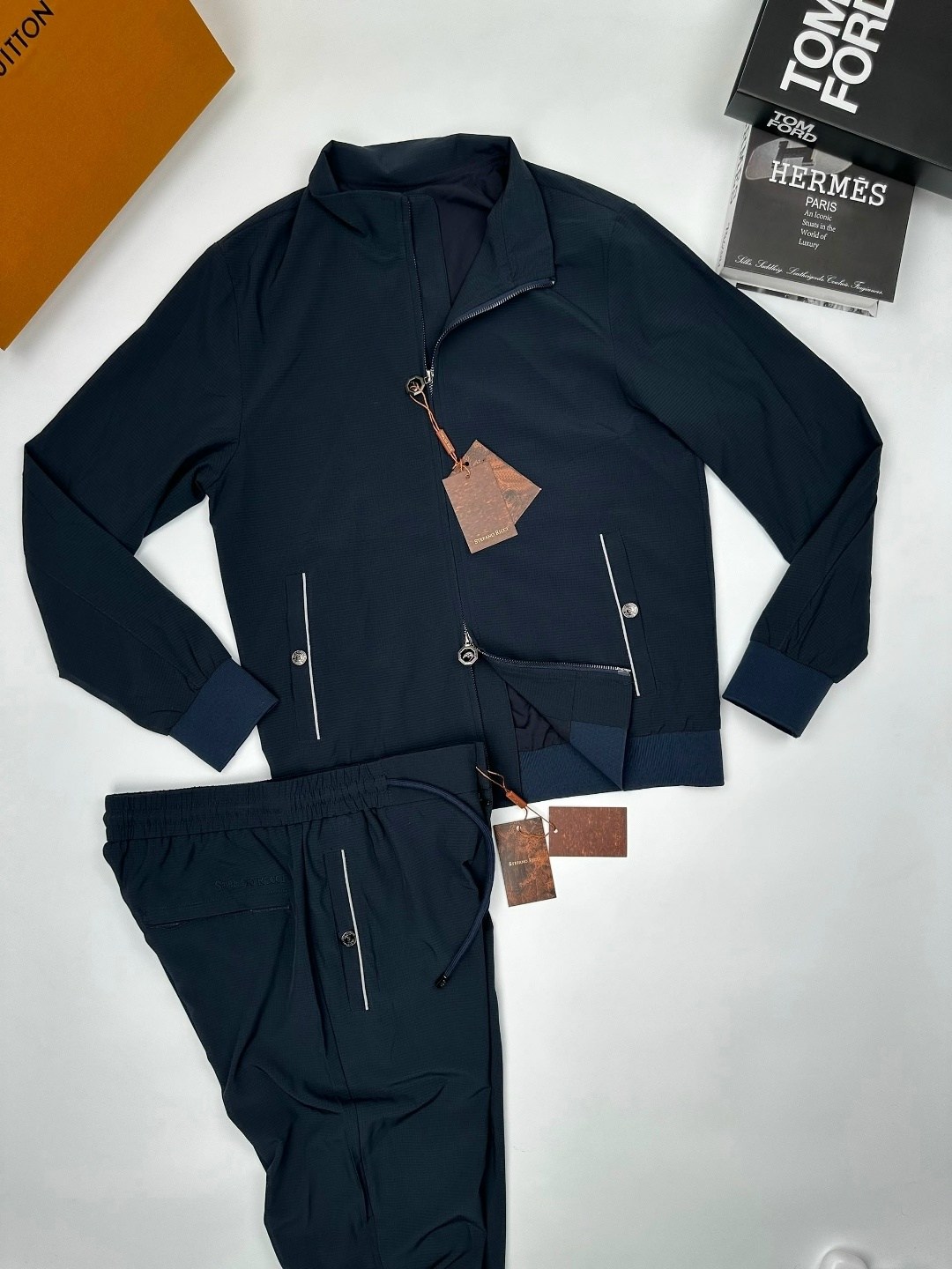 спортивный костюм brunello cucinelli,спортивные костюмы мужские,спортивные костюмы,мужской одежда
