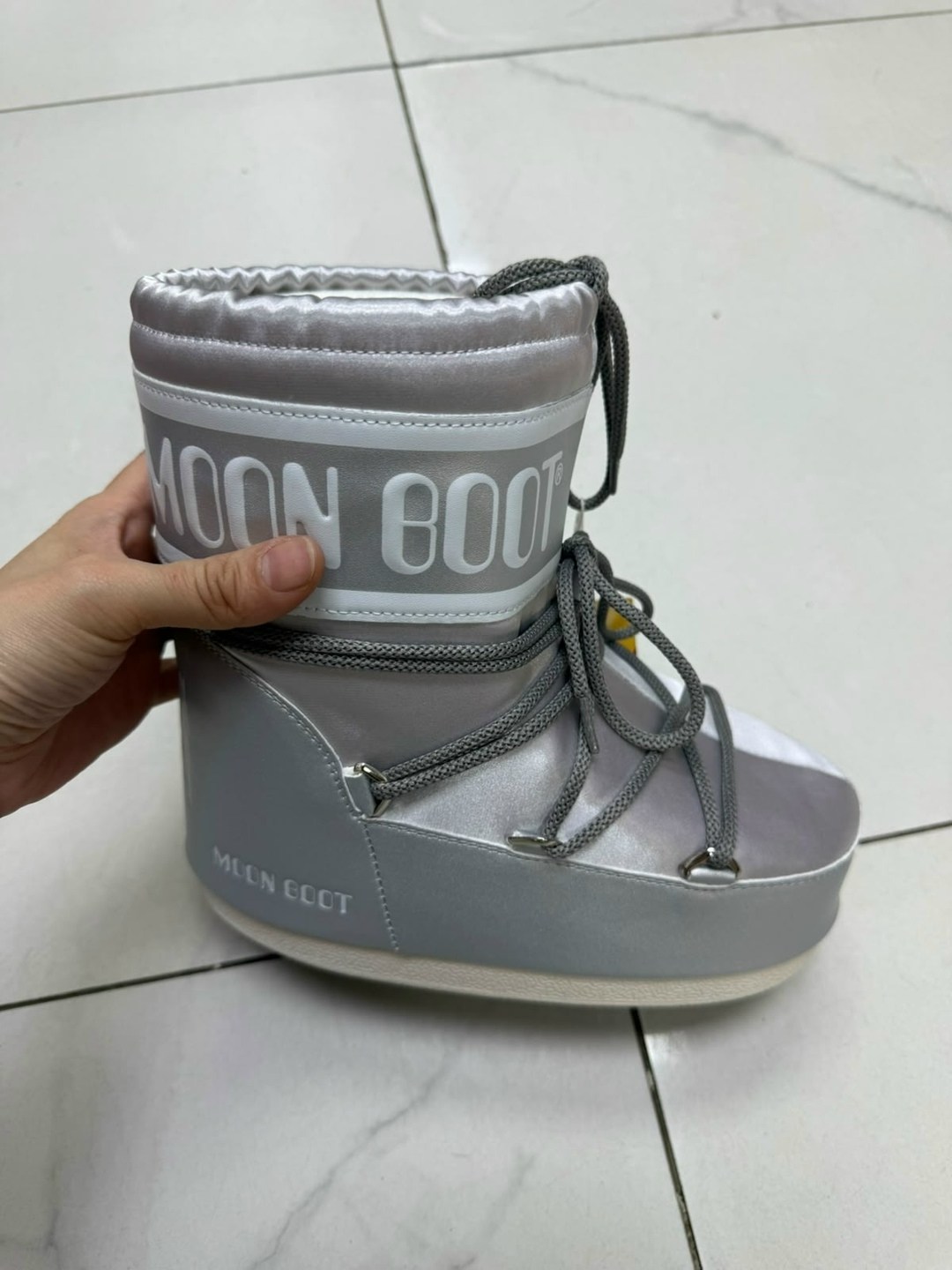 ,дутики moon boot,ботинки-луноходы,дутики женские,сноубутсы moon boot