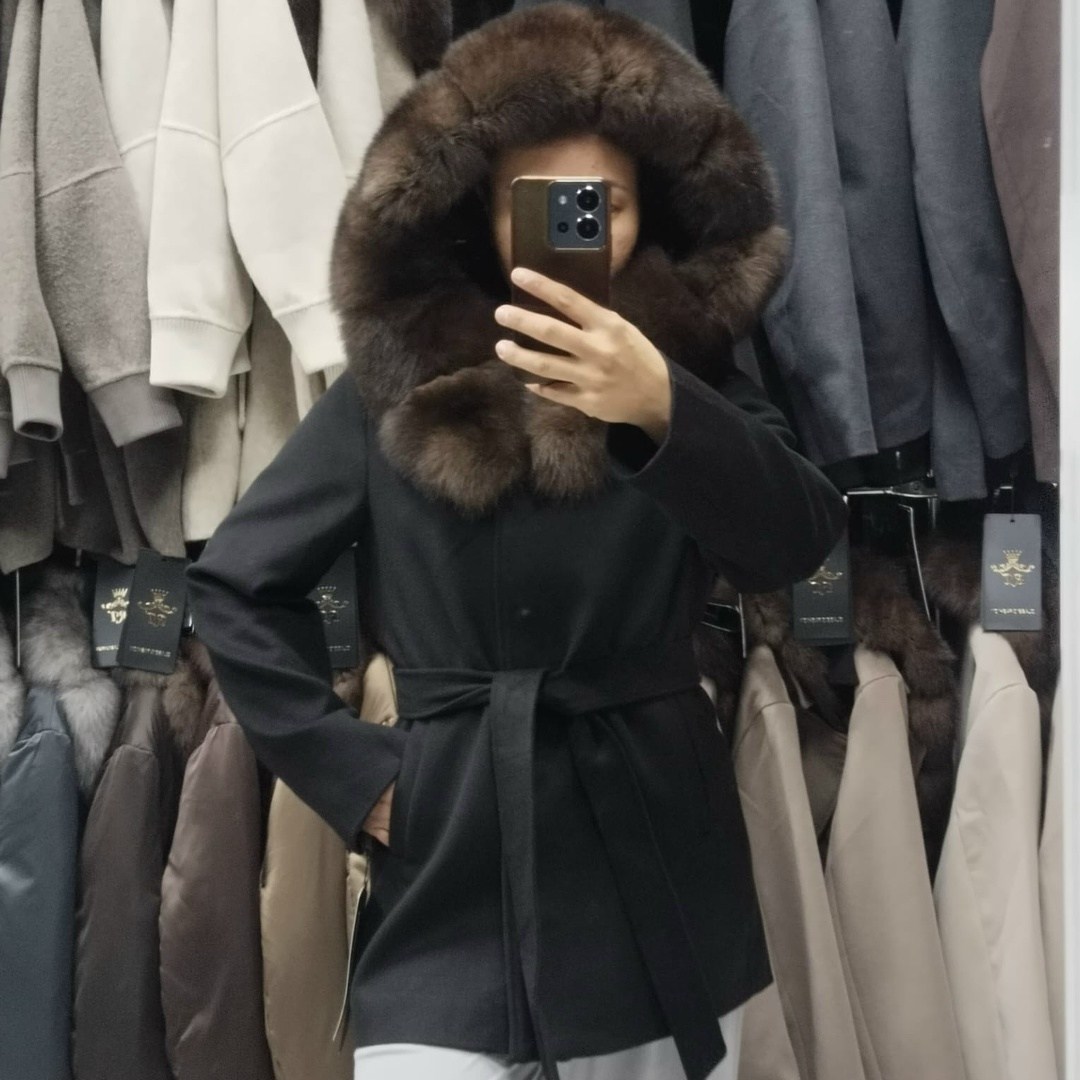 женское пальто с натуральным мехом,пальто из итальянского кашемира с отделкой из меха куницы,пальто кашемировое с натуральным мехом песца,кашемировое пальто с натуральным мехом,пальто с мехом