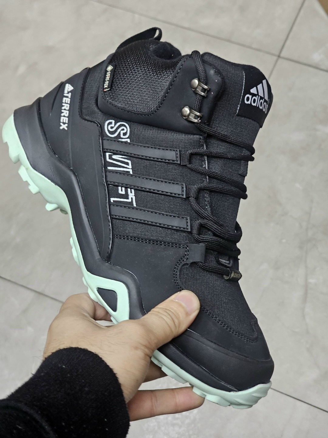 зимние ботинки adidas climaproof высокие,кроссовки adidas climaproof зимние высокие синие,terrex adidas кроссовки мужские зимние,зимние кроссовки адидас мужские,зимние кроссовки adidas