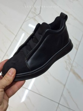 Кроссовки