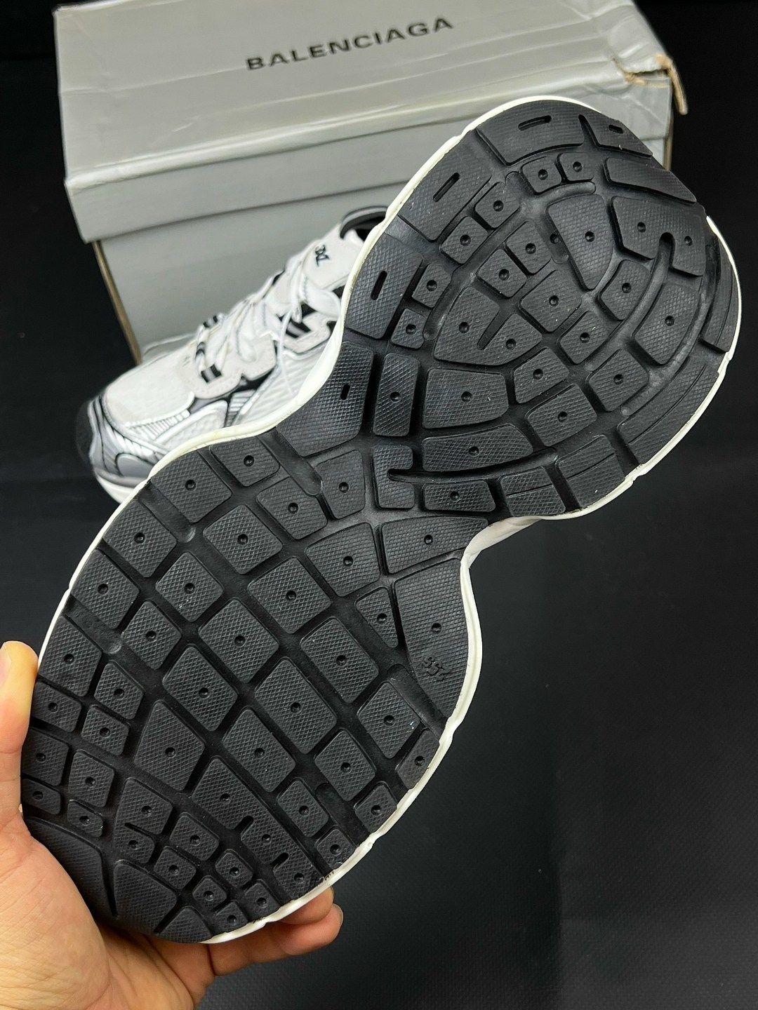кроссовки женскиe,кроссовки женские balenciaga,кроссовки balenciaga,массивные кроссовки,повседневные кроссовки