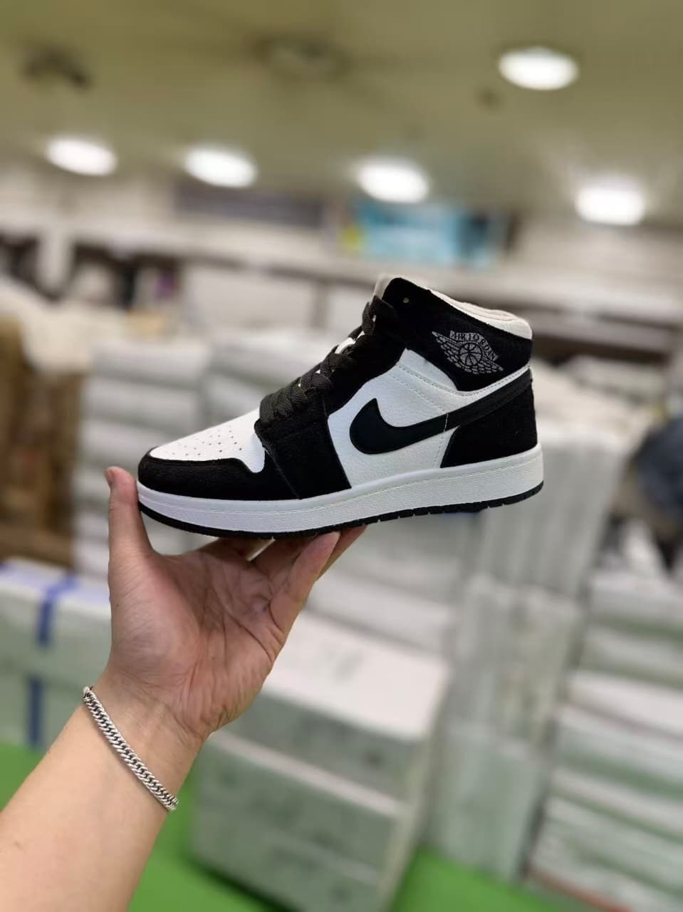 nike air jordan 1 mid,air jordan 1 mid,nike air jordan 1 mid milan,nike air jordan 1 mid se,кроссовки женские nike air jordan 1
