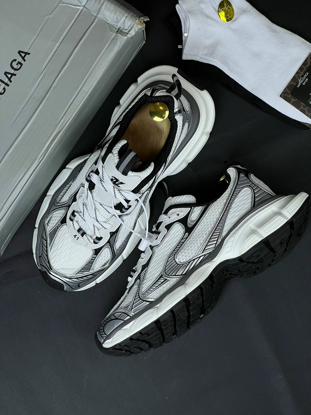 кроссовки женскиe,кроссовки женские balenciaga,кроссовки balenciaga,массивные кроссовки,повседневные кроссовки