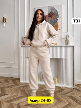 Костюм